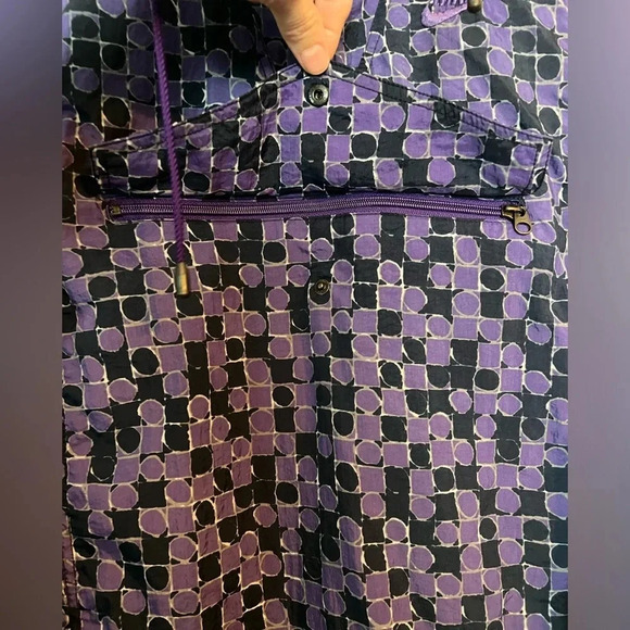 Nike Vintage 90s hooded windbreaker. Size small. Lightweight, packable. - Picture 2 of 6